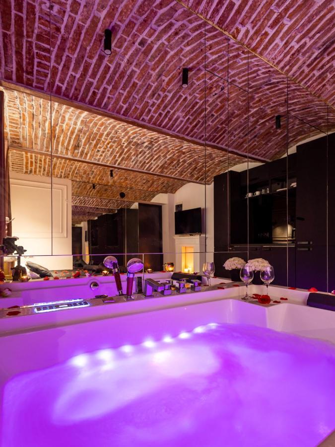 克拉科夫Secretly Studio With Jacuzzi公寓 外观 照片